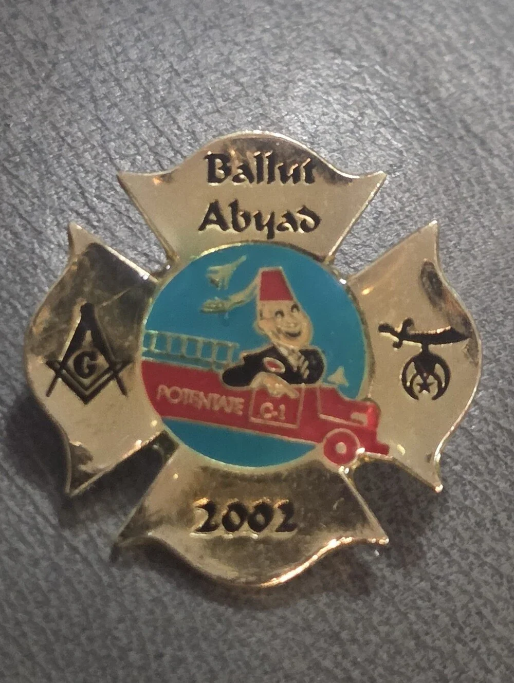 2002 Shrine Circus Potentate Lapel Pin Ballut Abyad